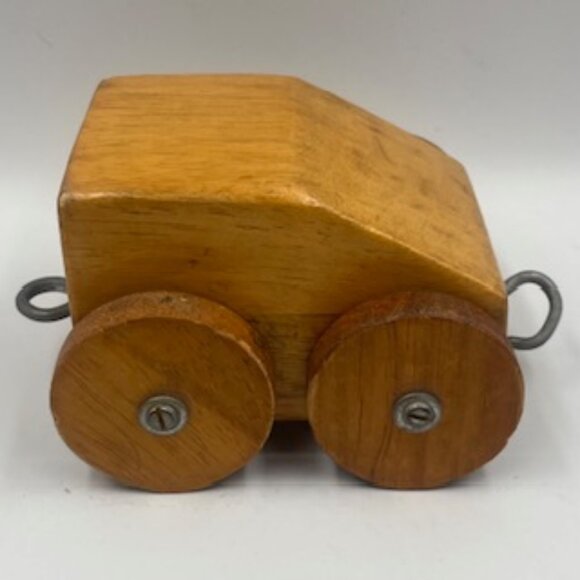 Vintage Handcrafted Wooden Toy Train pull toy  with 5 Linkable Cars hardwoods - Picture 3 of 12